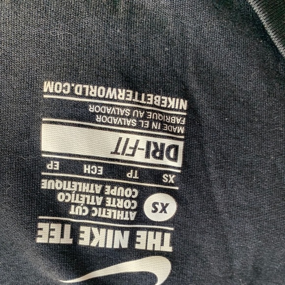 Nike Dri fit workout top - Picture 2 of 3